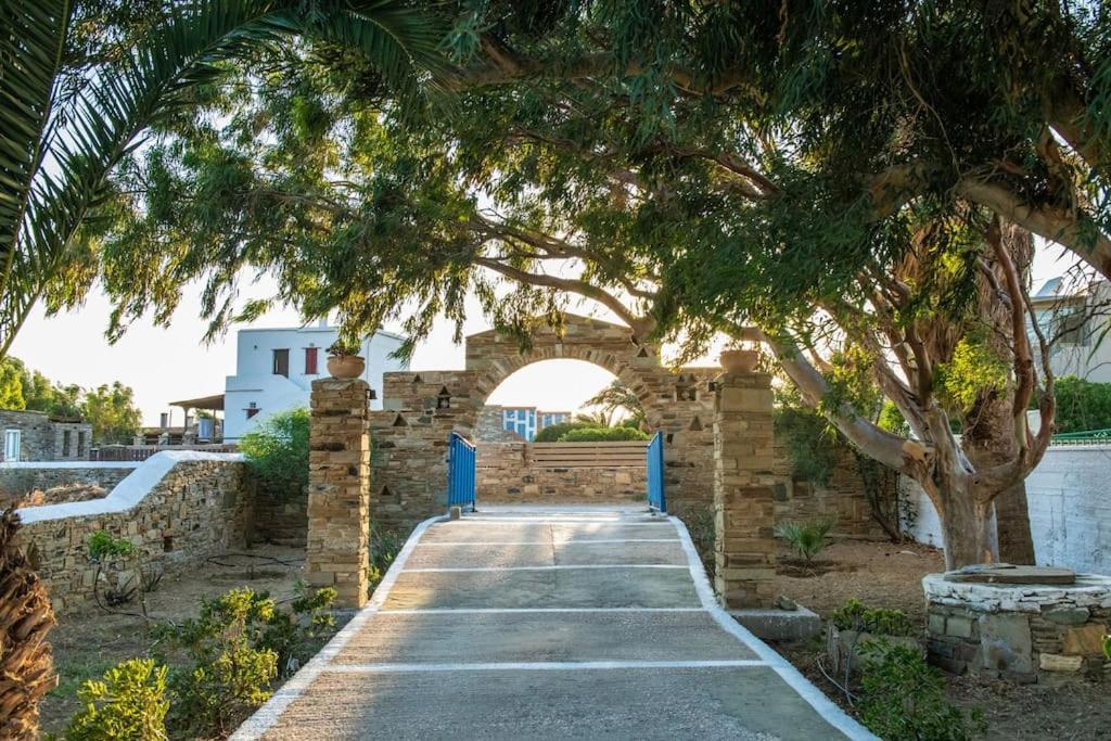 Апартаменти Θἔρως Tinos Екстер'єр фото
