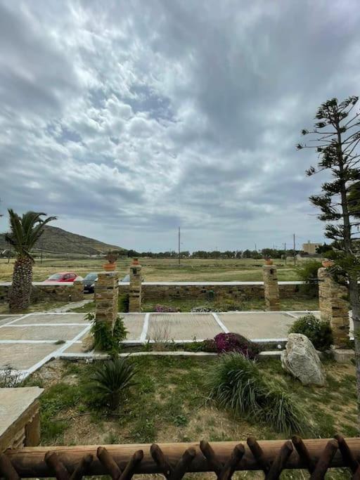 Апартаменти Θἔρως Tinos Екстер'єр фото